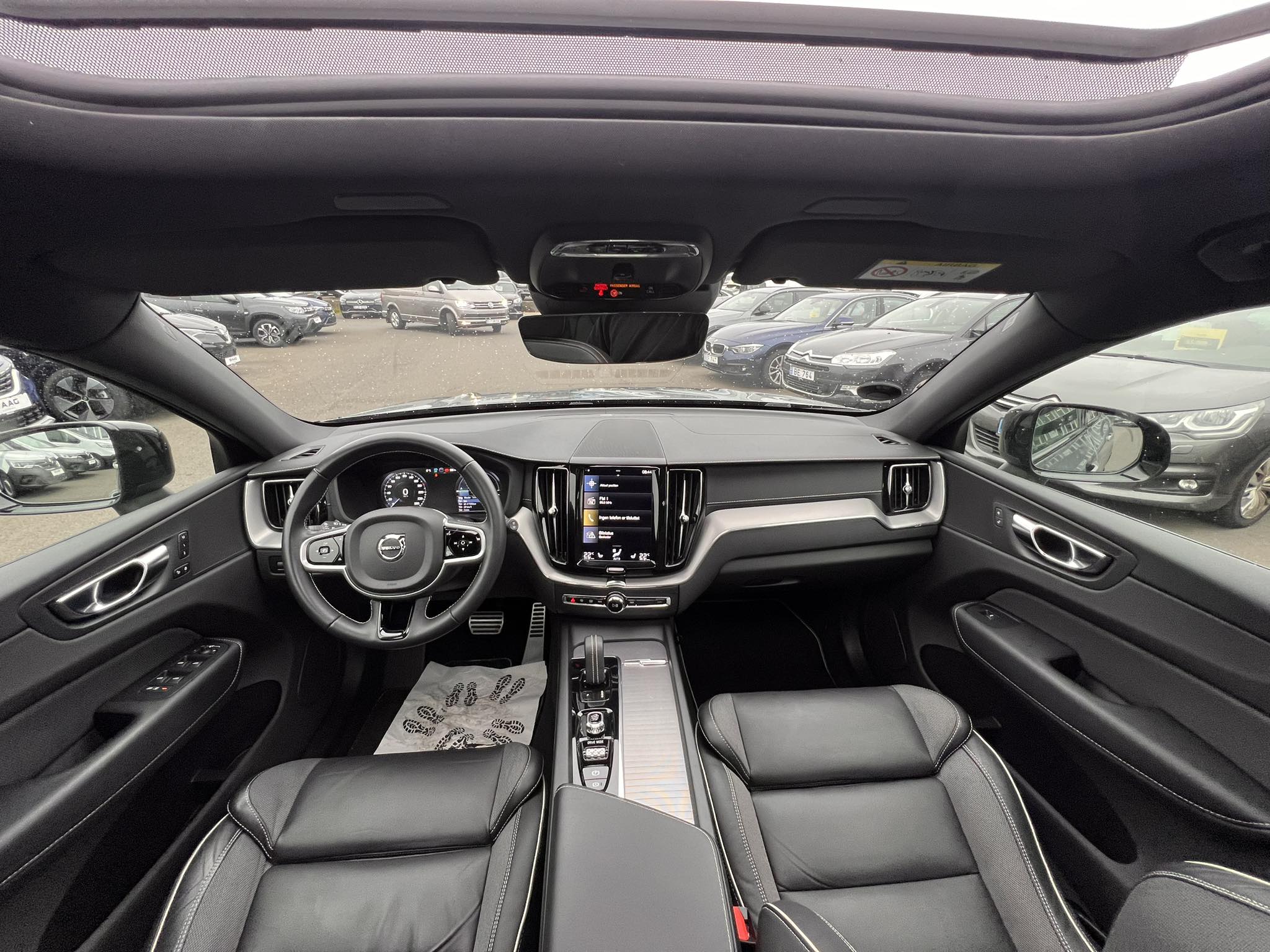 2021 Volvo XC60 AWD Recharge R-design
