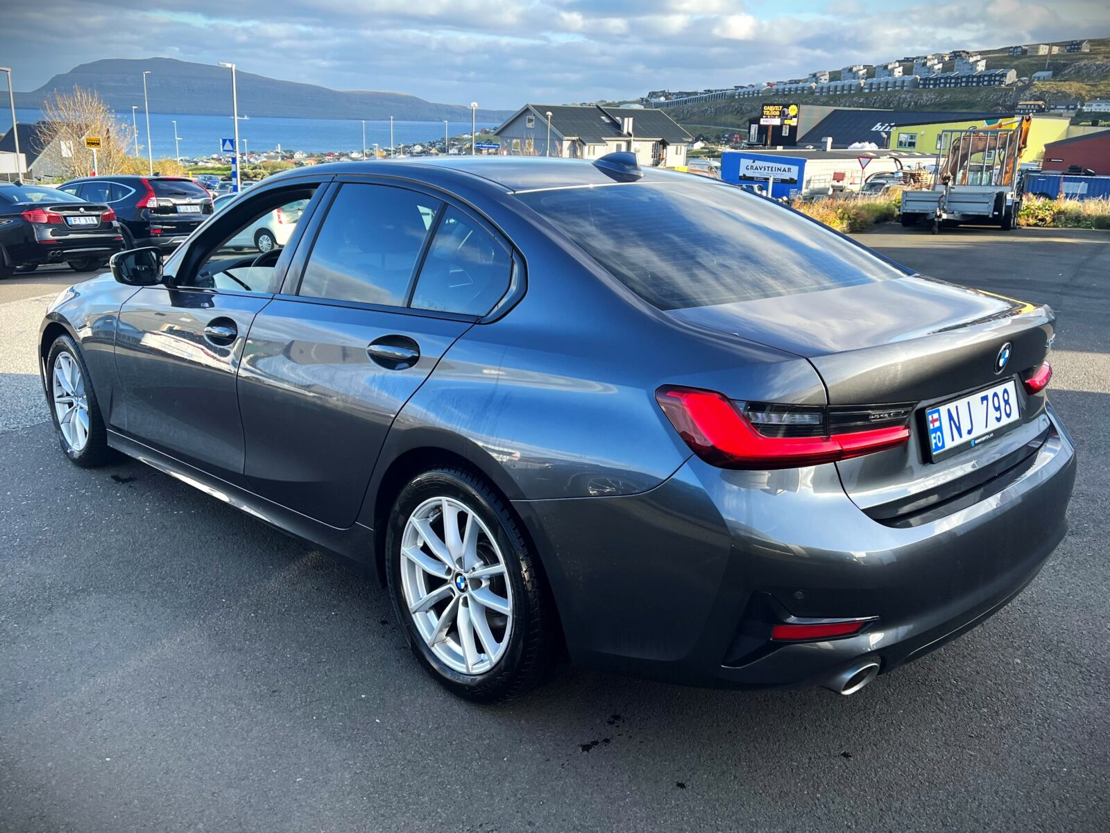 2021 BMW 320i