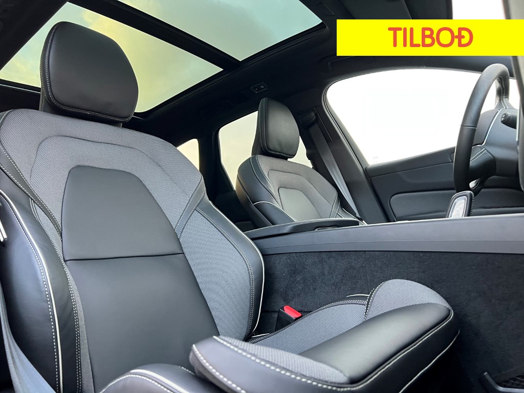 2022 Volvo XC60 R-Design T8