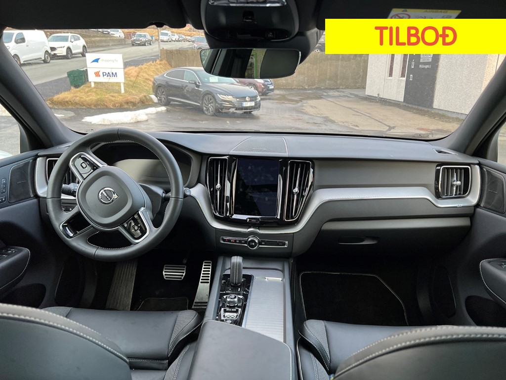 2022 Volvo XC60 R-Design T8