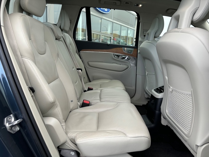 2021 Volvo XC90 T8 eAWD Inscription