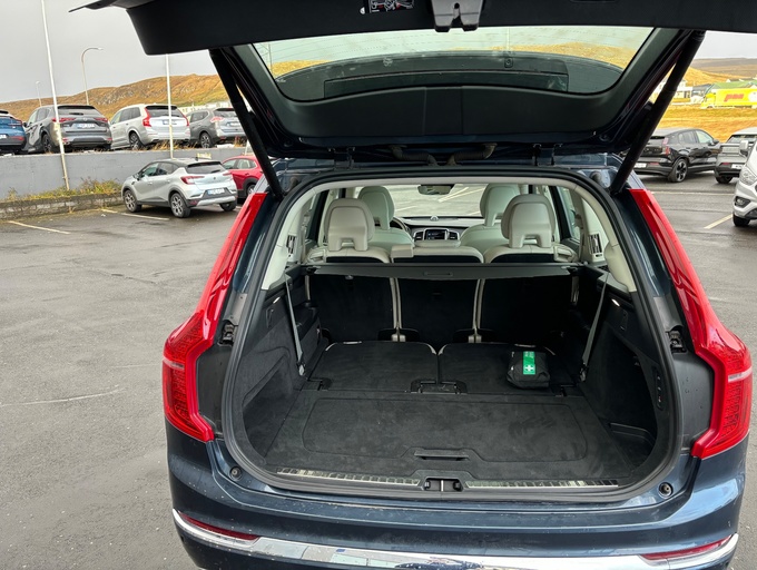 2021 Volvo XC90 T8 eAWD Inscription