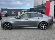 2017 Jaguar XE 2.0i R-Sport