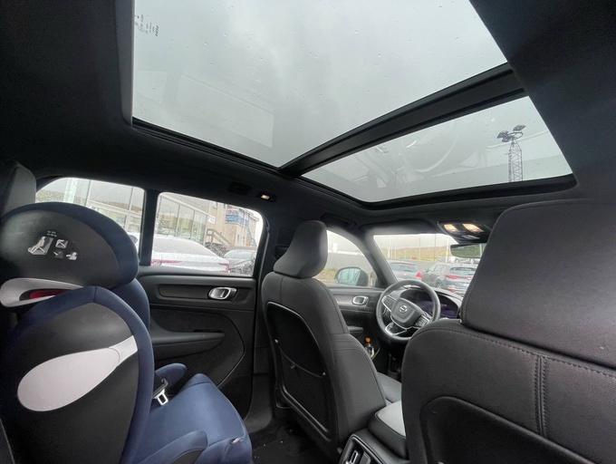 2022 Volvo XC40 P6 Recharge Pro