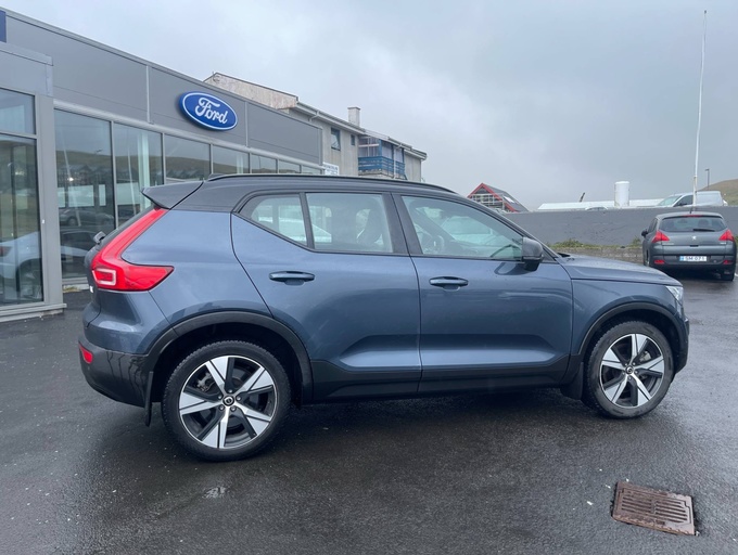 2022 Volvo XC40 P6 Recharge Pro