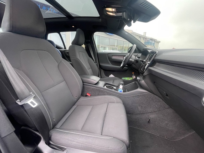 2022 Volvo XC40 P6 Recharge Pro