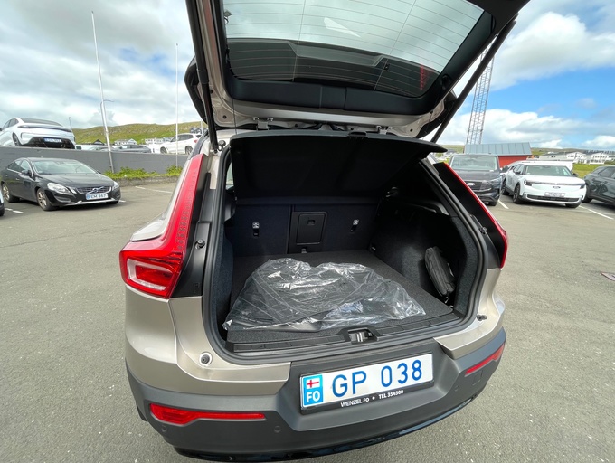 2025 Volvo XC40 Recharge Plus Single Extended Range